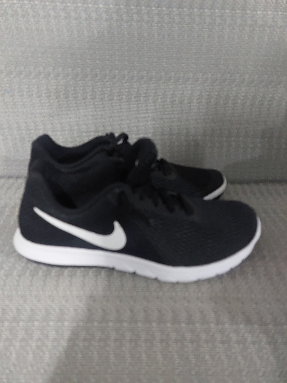 Nike Black and White Women's Athletic Running Shoes